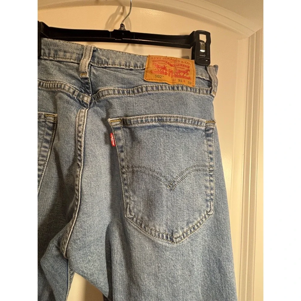 Levi's 502 Taper Jeans Blue Denim Wash Leg Stretch Size Men's 31x32. School Fall